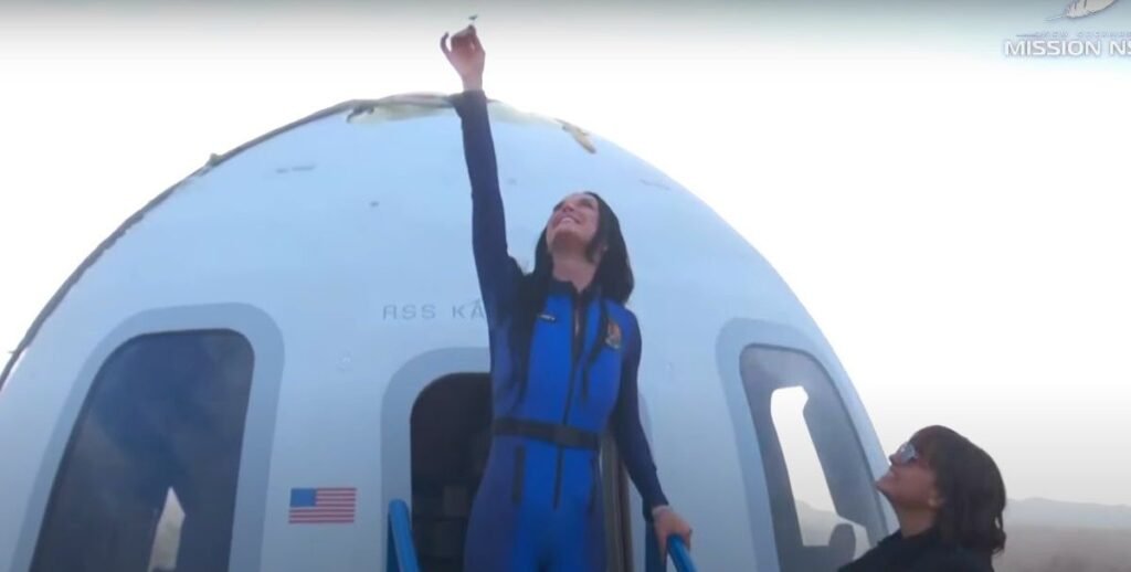 Katy Perry vai ao espaço em viagem da Blue Origin; veja os detalhes