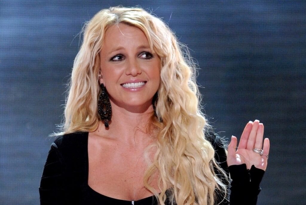 Britney Spears se pronuncia após incedente com cigarro em avião