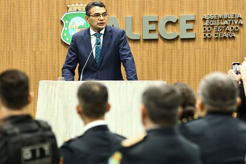 Defesa do trabalho dos policiais militares marca homenagem aos 190 anos da PMCE na Alece