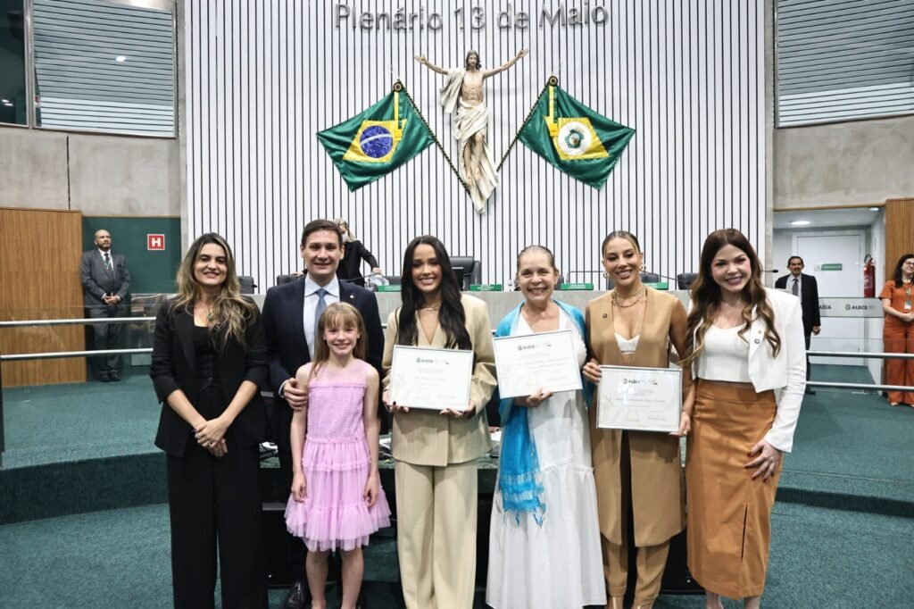 Solenidade exalta papel social da Edisca e as bailarinas Renata Saldanha e Eva Pacheco