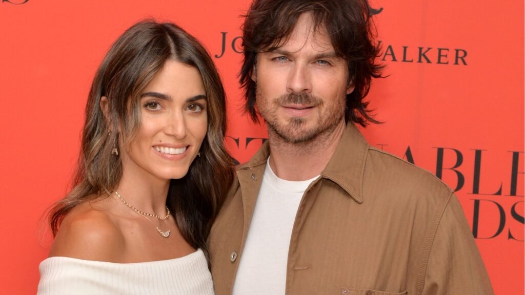 Nikki Reed revela como diálogo curioso com Ian Somerhalder deu início ao romance; assista