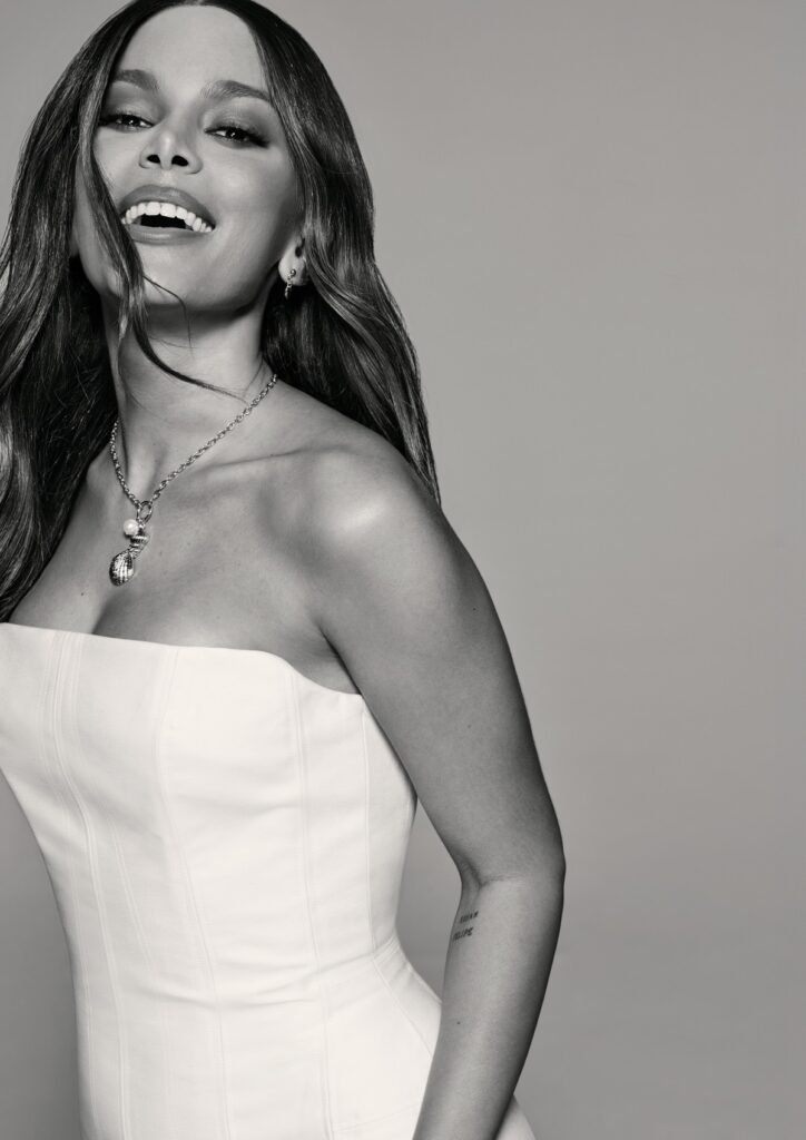 “Às vezes, quero causar, às vezes, quero passar despercebida', diz Anitta, nova estrela da H&M