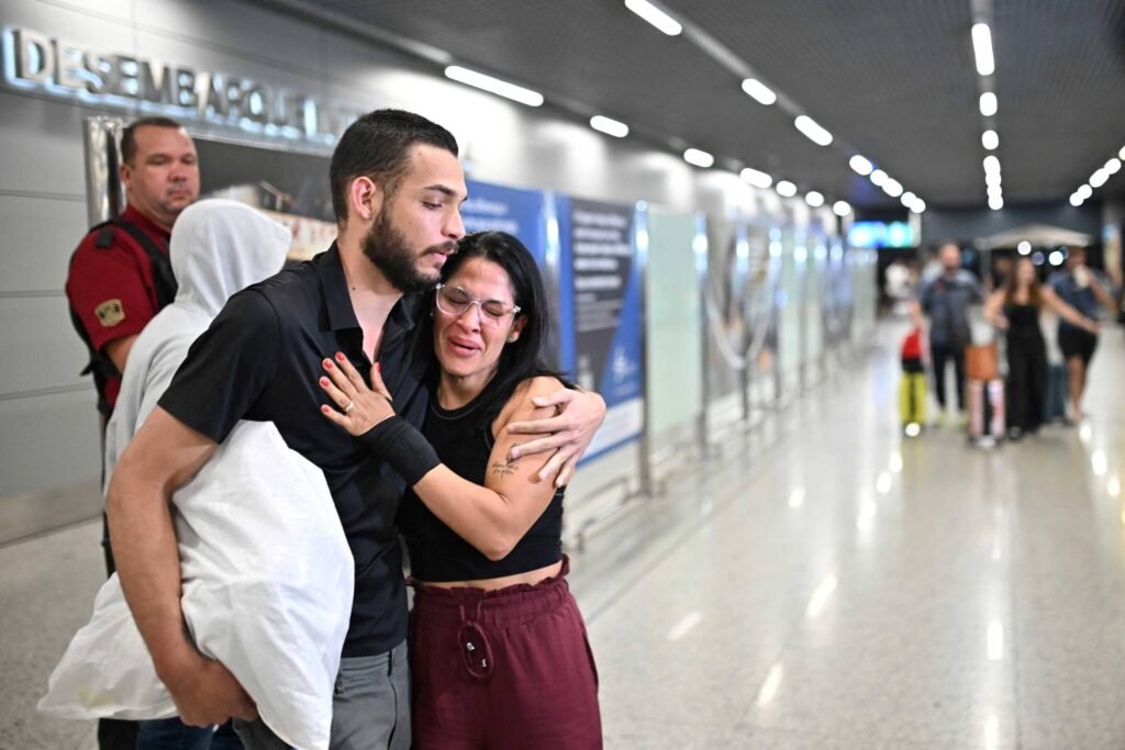 Lula vai lançar programa de repatriação Aqui é Brasil - 01/08/2025 - Mundo