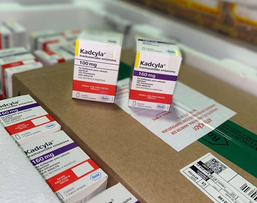 Ceará recebe primeiro lote de medicamento inovador para tratamento do câncer de mama no SUS