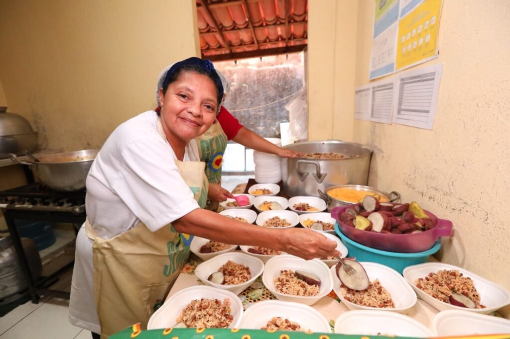 Pesquisa: 97,2% dos beneficiários do Ceará Sem Fome se declaram satisfeitos com as refeições