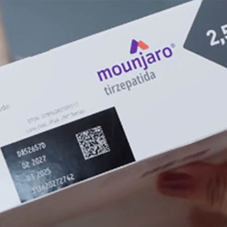 Dona do Mounjaro lança ferramenta para identificar remédio falsificado Caixa de Mounjaro com QR code