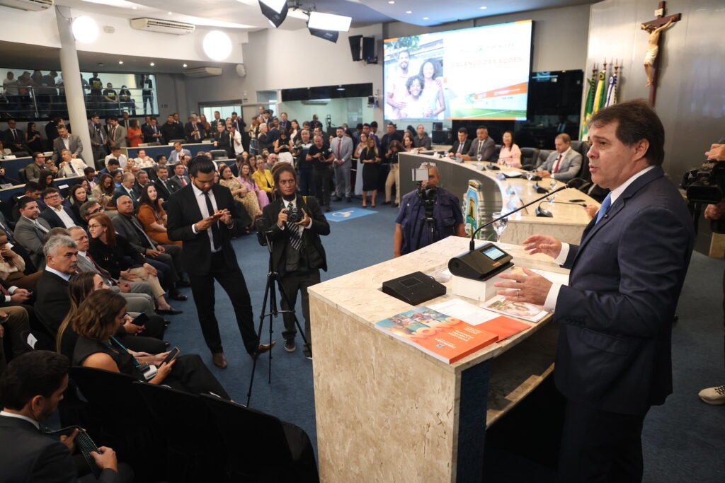 Evandro quer levar proposta de ‘tarifa zero’ no transporte público de Fortaleza para Lula