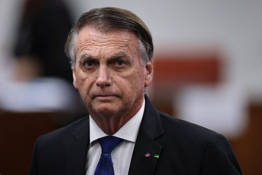 Bolsonaro deve ter alta na sexta (27) e seguir para a prisão domiciliar
