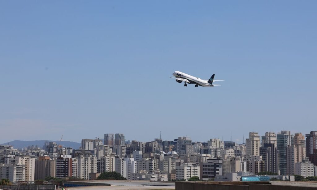 Brasil bate recorde de passageiros em voos domésticos em 2026