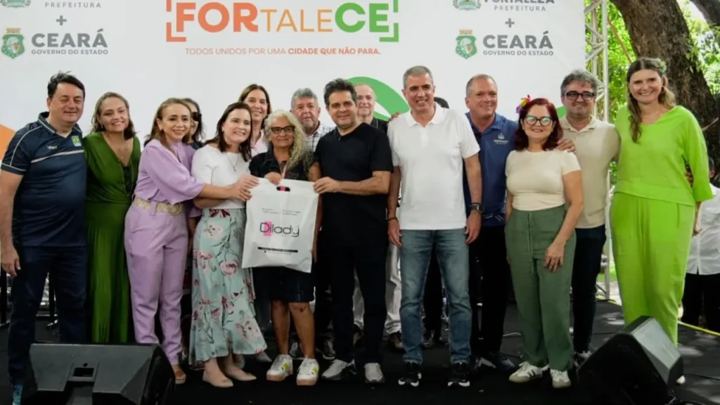 Prefeitura de Fortaleza entrega 200 próteses mamárias para mulheres mastectomizadas
