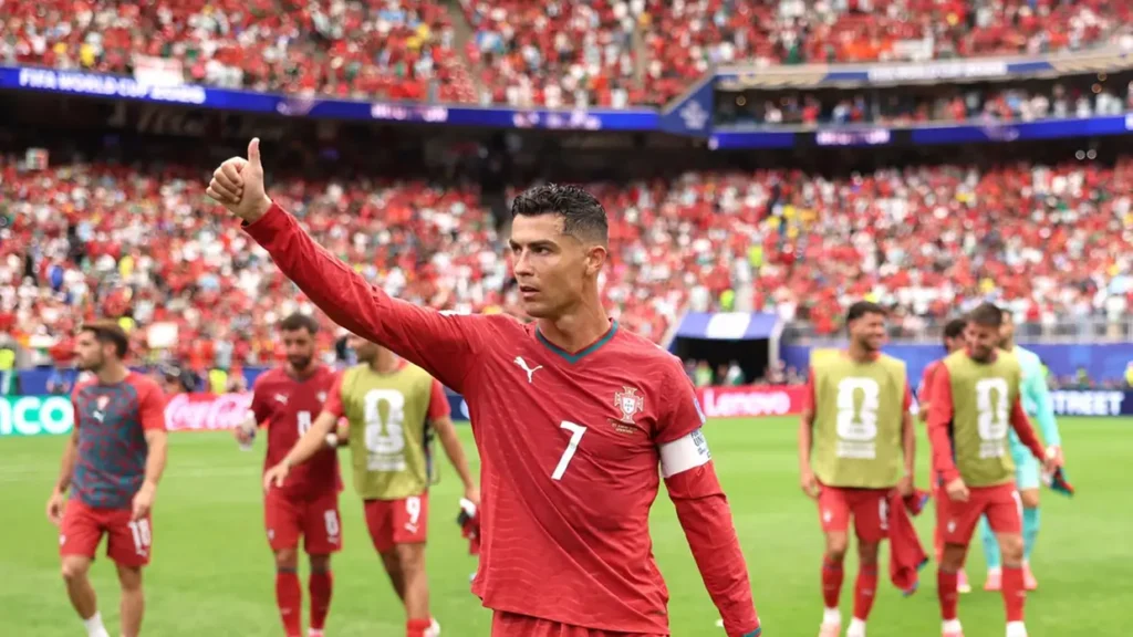 Cristiano Ronaldo reage, marca dois gols e entra na disputa pela artilharia da Copa do Mundo