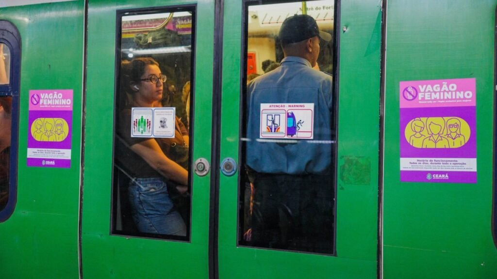 Vagões exclusivos para mulheres no Metrofor enfrentam resistência masculina em Fortaleza