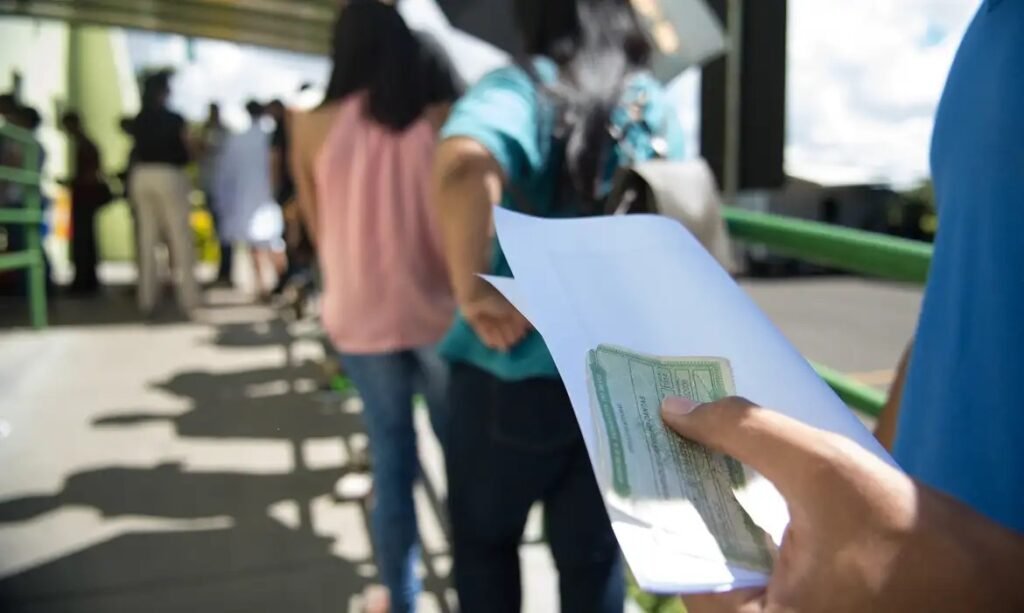 Eleitorado brasileiro cresce e chega a 158,7 milhões de pessoas aptas a votar em 2026