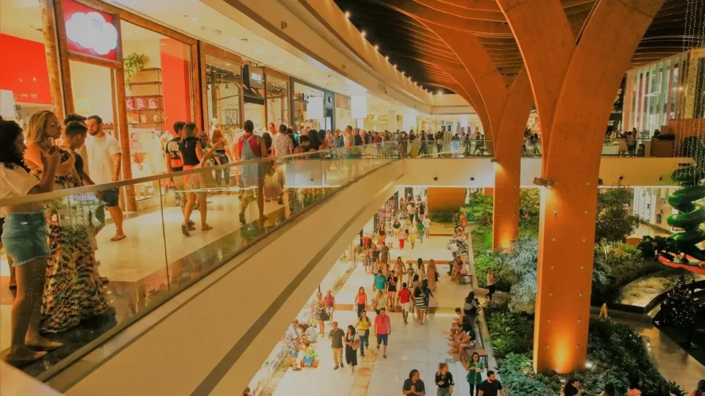 Dia do Comerciário altera funcionamento de lojas e shoppings em Fortaleza nesta segunda-feira (21)