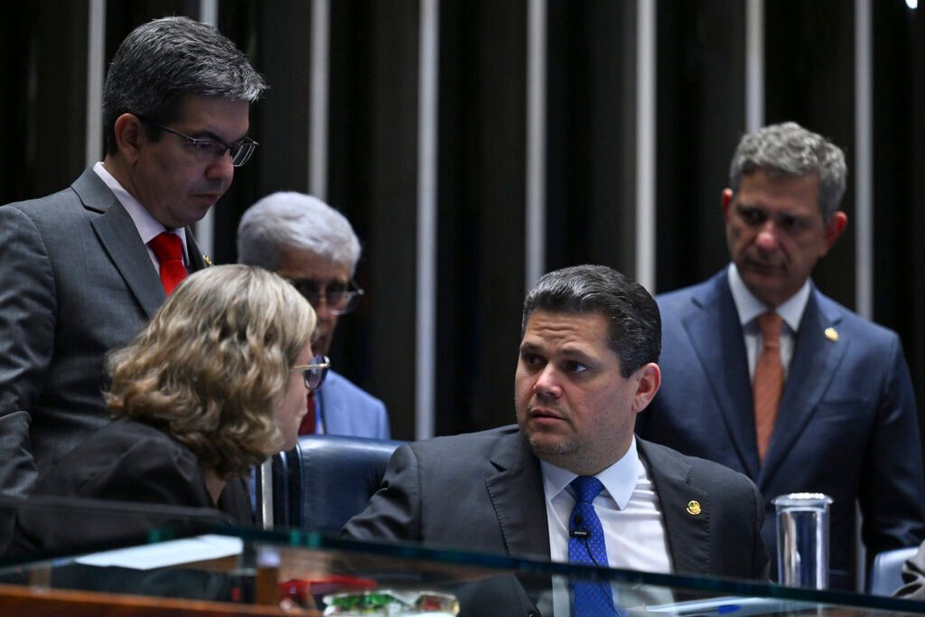 Fim da escala 6×1 pode ser aprovado já nesta quarta-feira (14)